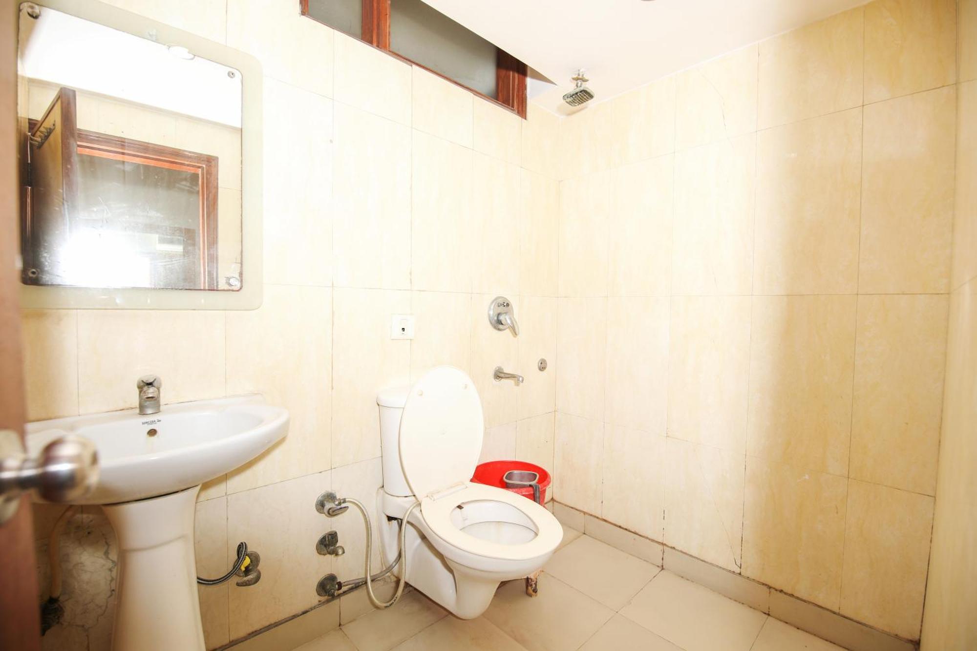 Lav Kush Dx Near Railway Station Hotel 3*