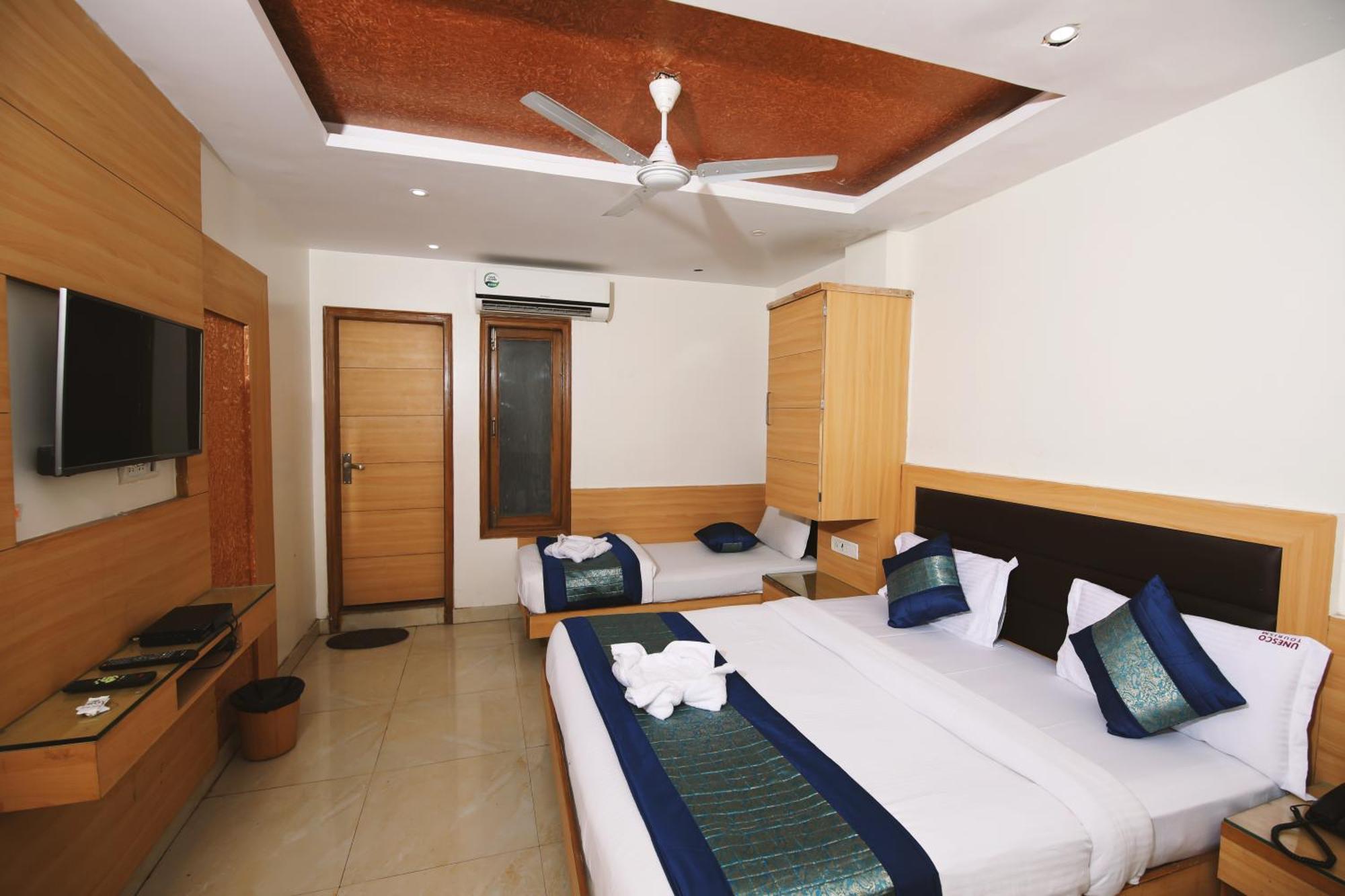Lav Kush Dx Near Railway Station Hotel