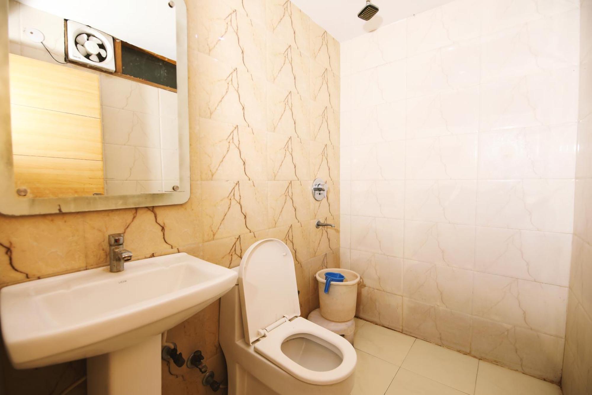 Lav Kush Dx Near Railway Station Hotel 3*